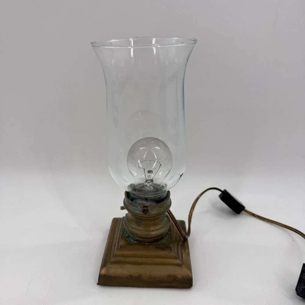 Vintage Brass Hurricane Accent Lamp Glass Chimney Colonial Library Style 9